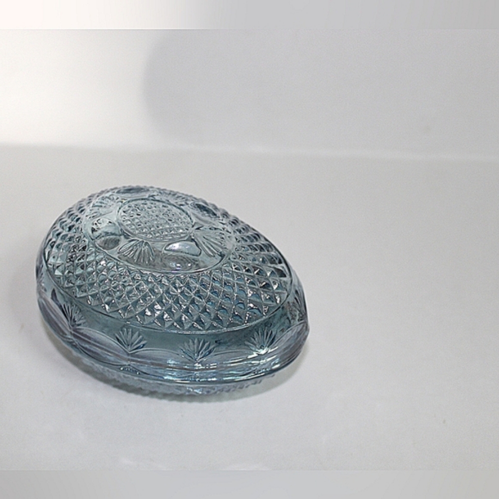 Blue Avon 1977 mother's day glass egg trinket box